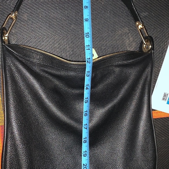 Great condition
Comes with dust bag
Purchased at Holt Renfrew brand new - Picture 9 of 10